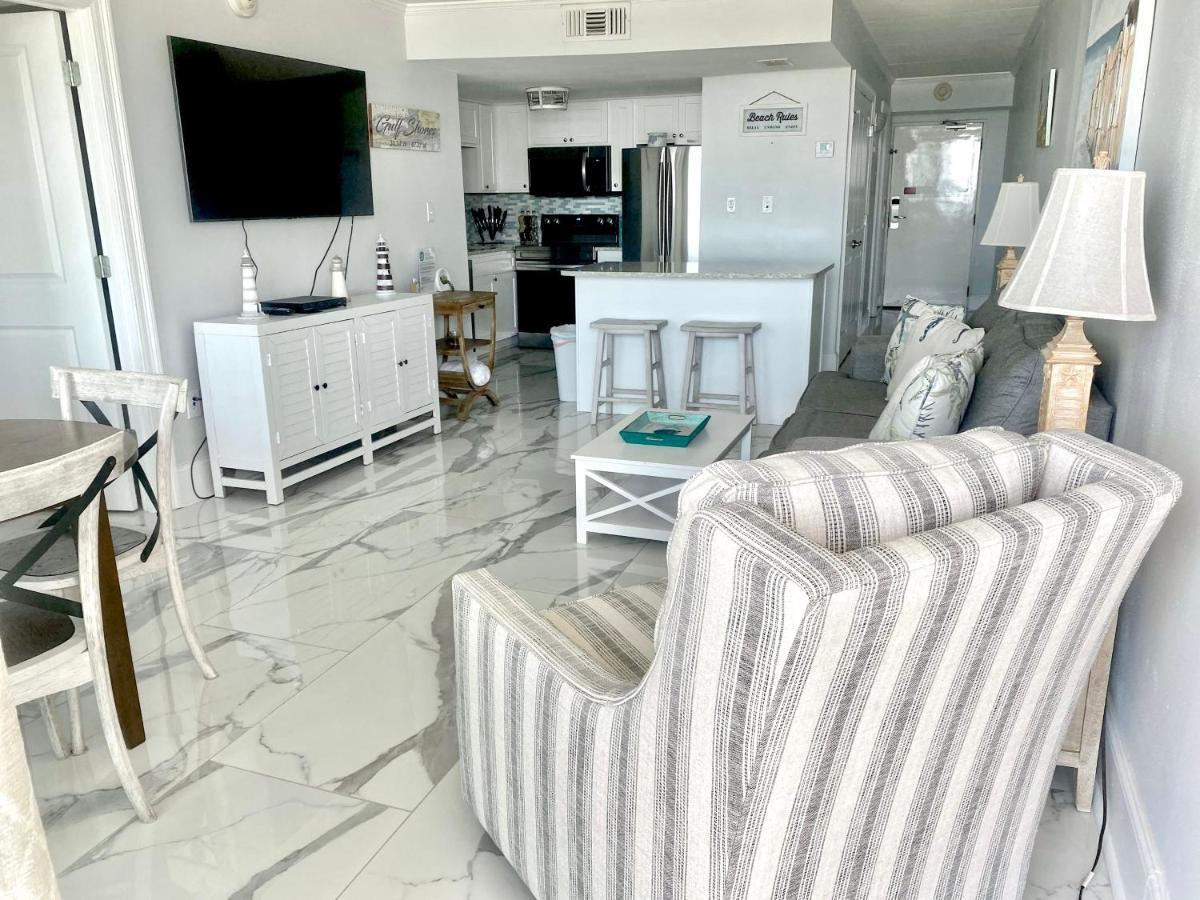 Island Winds East 202 By Albvr - Beautifully Renovated Beachfront Condo & Steps Away From Hangout & More! Gulf Shores Extérieur photo