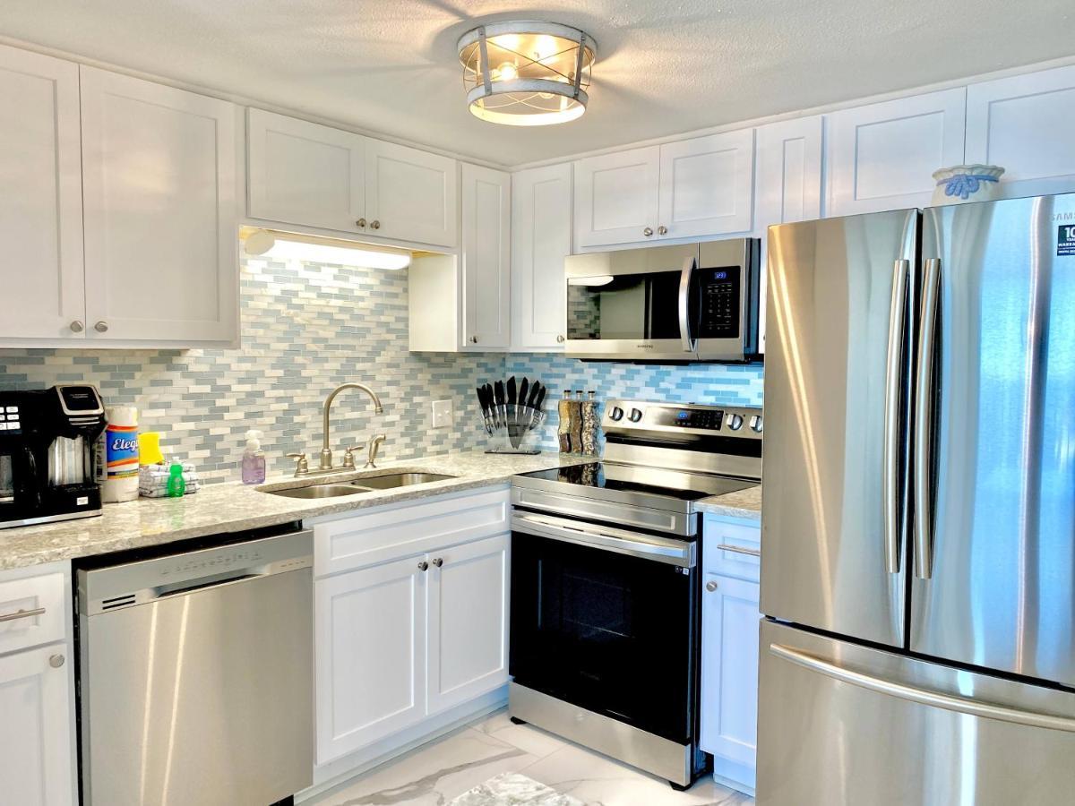 Island Winds East 202 By Albvr - Beautifully Renovated Beachfront Condo & Steps Away From Hangout & More! Gulf Shores Extérieur photo