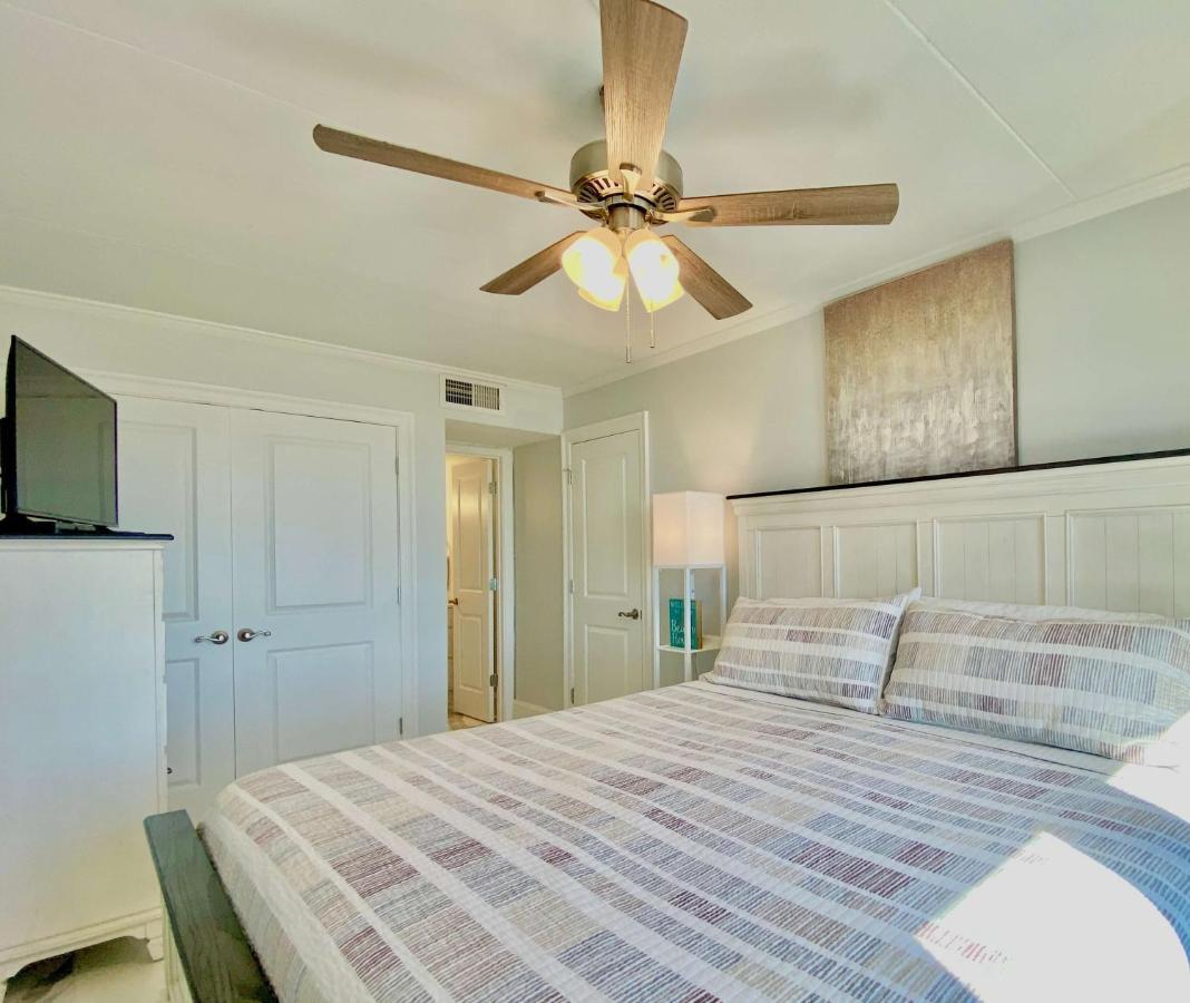 Island Winds East 202 By Albvr - Beautifully Renovated Beachfront Condo & Steps Away From Hangout & More! Gulf Shores Extérieur photo