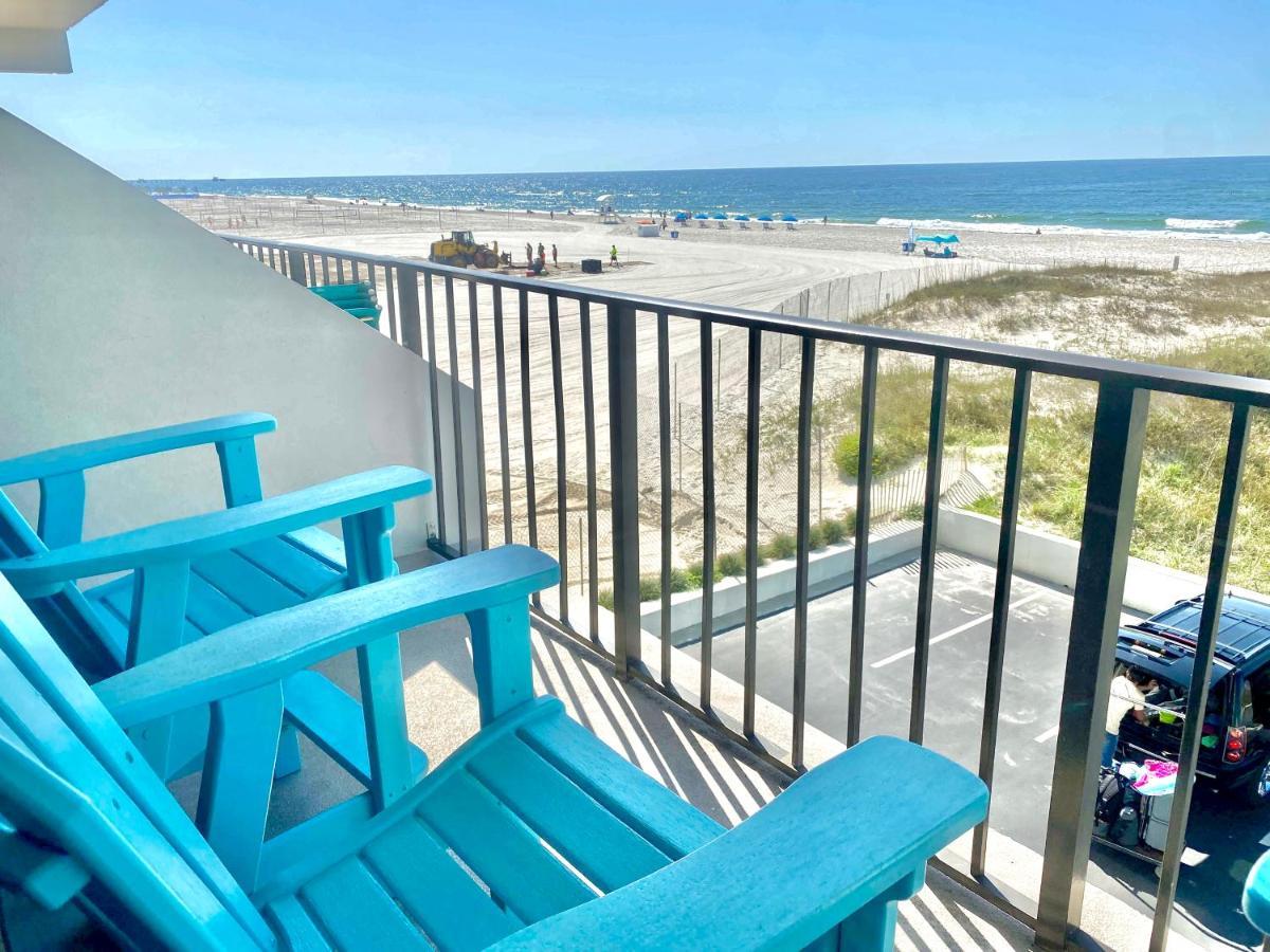 Island Winds East 202 By Albvr - Beautifully Renovated Beachfront Condo & Steps Away From Hangout & More! Gulf Shores Extérieur photo